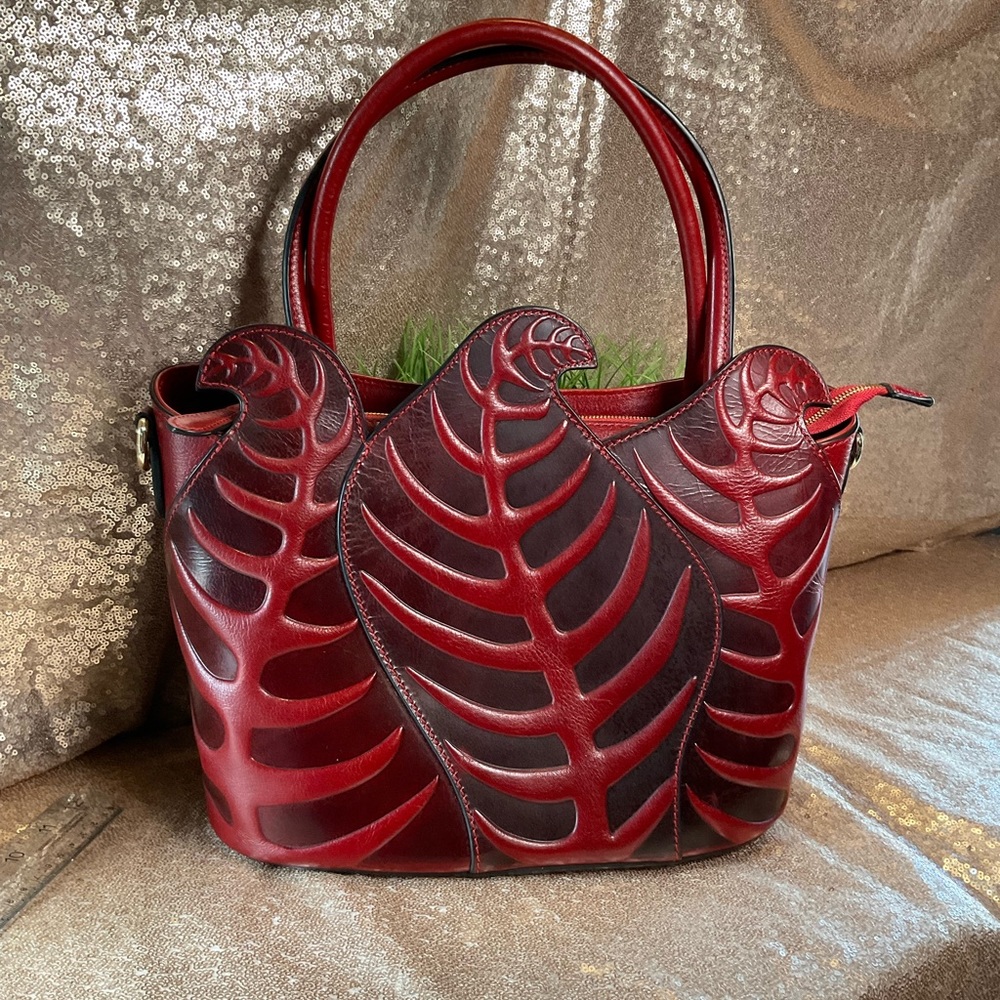 Superior Design tote bag. - Picture 2 of 15